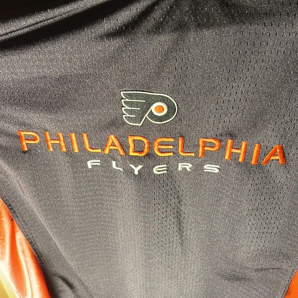 NHL Men’s Mesh Embroidered Philadelphia Flyers Tee Color Black/Orange - Picture 2 of 5